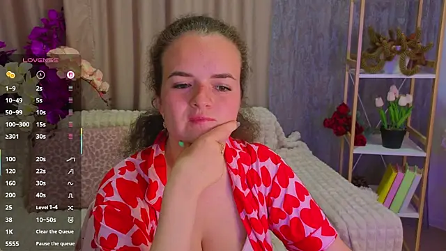 Luisa Rosee online show from May 15, 8:00 pm