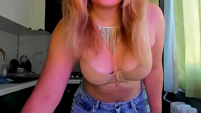 SunshineEmma online show from October 2, 2:22 pm