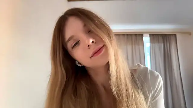 FruityXo online show from November 22, 1:47 pm