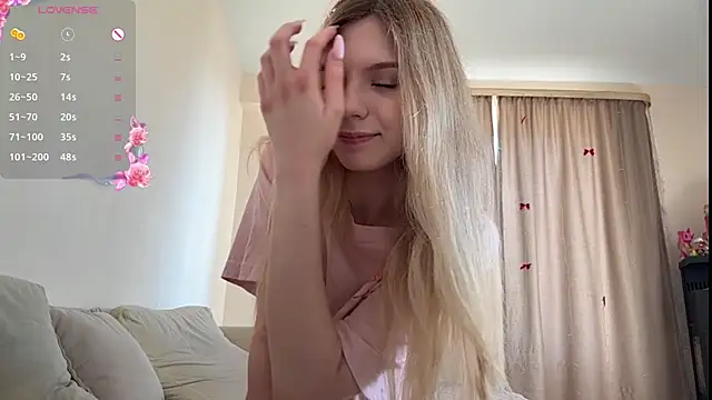 FruityXo online show from June 27, 11:33 am
