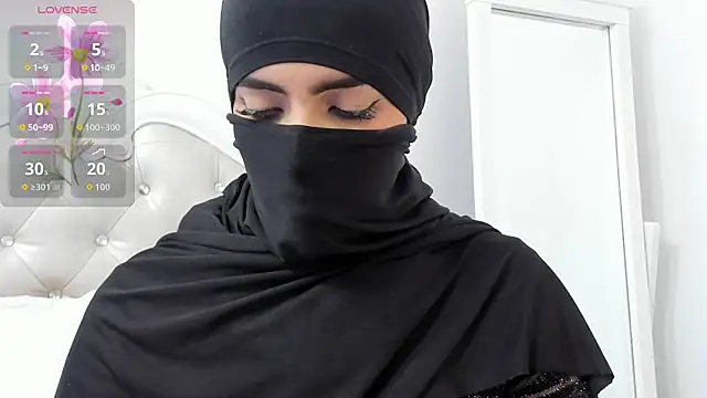 Jasmin hamdan online show from March 26, 10:55 pm