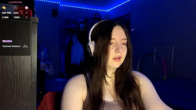 LauretteRagar online show from November 17, 6:19 pm