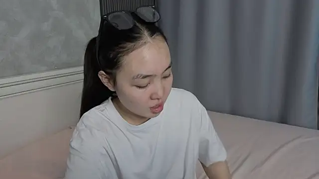 Snapshot of akino_hen chatting on September 13, 5:54 pm akino hen online show from September 13, 5:54 pm