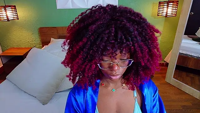Snapshot of Chocolatte_dreams chatting on September 30, 1:17 pm Chocolatte dreams online show from September 30, 1:17 pm