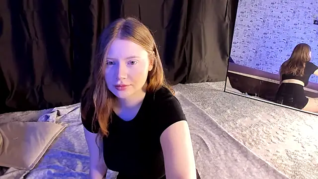 Snapshot of Lillie_Berry chatting on October 3, 4:50 am Lillie Berry online show from October 3, 4:50 am