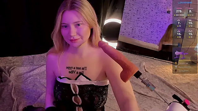 Lillie Berry online show from December 5, 5:29 am