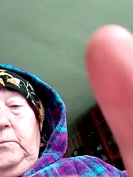 CrystalLime6411 online show from December 22, 11:46 am