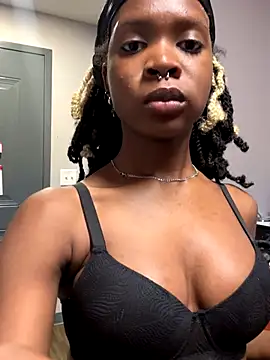 Snapshot of TumieSupreme chatting on September 9, 1:16 am TumieSupreme online show from September 9, 1:16 am