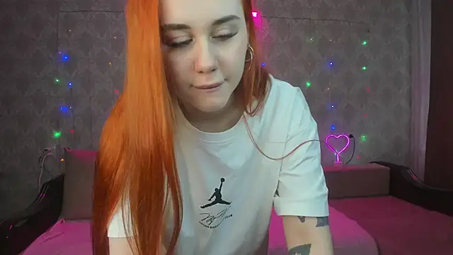 Snapshot of Molly_Kitty chatting on September 18, 2:43 am Molly Kitty online show from September 18, 2:43 am