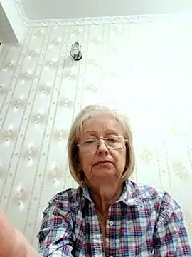 AlikaSwan5821 online show from September 12, 8:05 pm