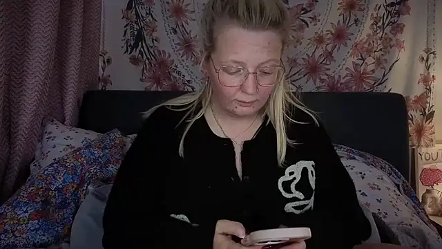 Daisyxoxo  online show from February 20, 9:44 am