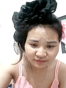Snapshot of Heulwen-22 chatting on September 14, 7:39 am Heulwen-22 online show from September 14, 7:39 am