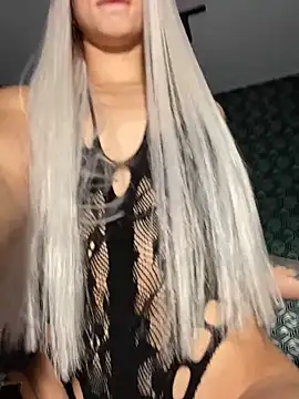 FavoriteKira online show from October 11, 4:31 pm