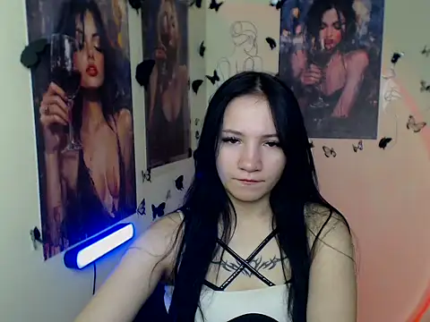 Em7MaA online show from December 18, 7:13 am