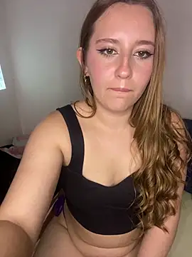 Snapshot of Cutie_blondie chatting on September 26, 8:06 pm Cutie blondie online show from September 26, 8:06 pm