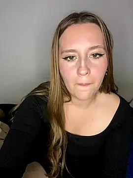 Snapshot of Cutie_blondie chatting on September 12, 9:44 pm Cutie blondie online show from September 12, 9:44 pm