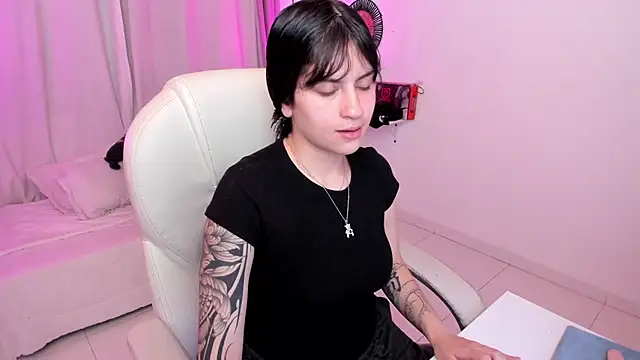Snapshot of kurito_ chatting on October 5, 4:50 am kurito online show from October 5, 4:50 am