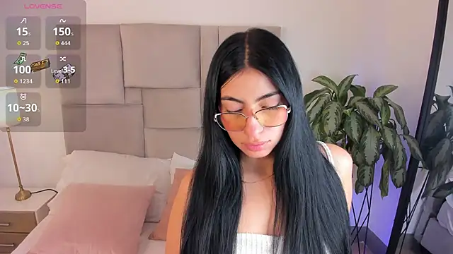 Snapshot of laurenn_smith chatting on October 13, 1:14 pm laurenn smith online show from October 13, 1:14 pm