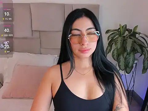 Snapshot of laurenn_smith chatting on September 30, 1:06 pm laurenn smith online show from September 30, 1:06 pm
