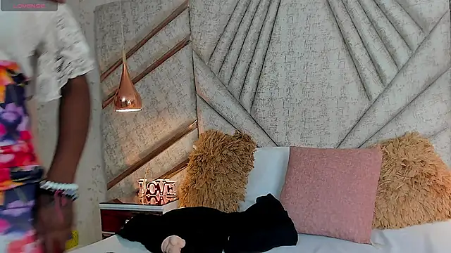 Snapshot of OliviaGarciaa chatting on September 18, 3:05 am OliviaGarciaa online show from September 18, 3:05 am