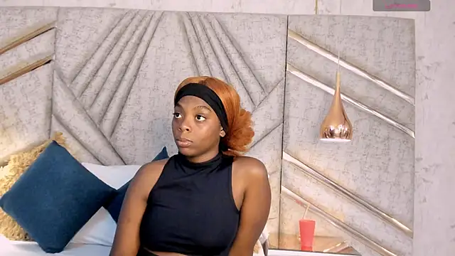 Snapshot of OliviaGarciaa chatting on September 28, 3:24 am OliviaGarciaa online show from September 28, 3:24 am