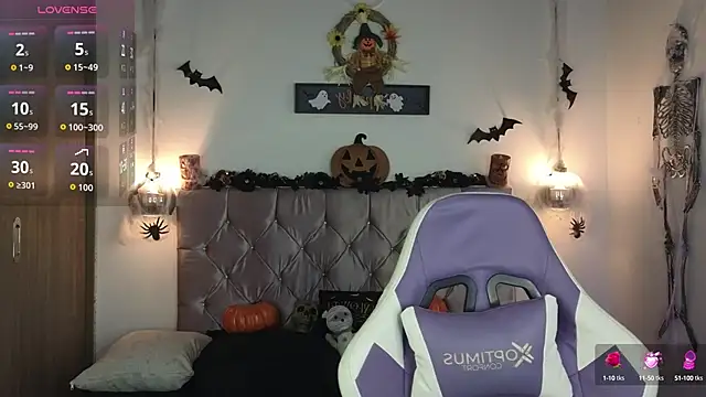 Snapshot of lila_min chatting on October 14, 1:57 pm lila min online show from October 14, 1:57 pm