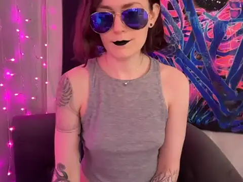 Snapshot of mistressannafoxx chatting on September 25, 9:45 pm mistressannafoxx online show from September 25, 9:45 pm
