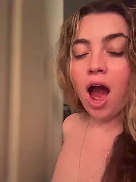 M1l3yD3w online show from November 19, 2:44 am