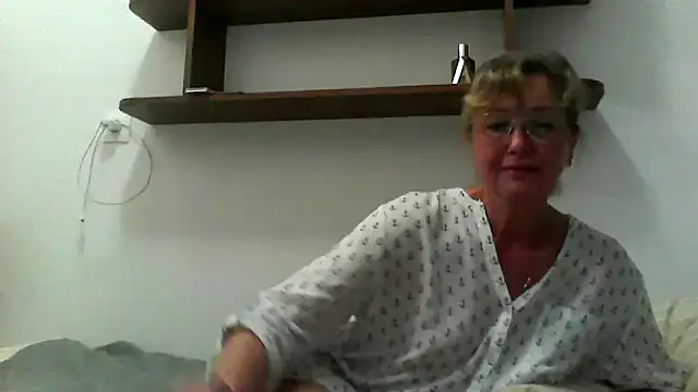 IrynaMolbertx online show from September 25, 7:55 pm