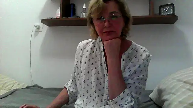 IrynaMolbertx online show from September 15, 8:05 pm