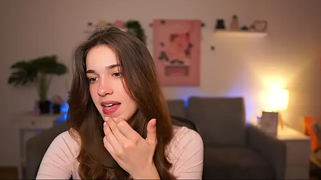 kissie cat online show from April 17, 5:59 pm