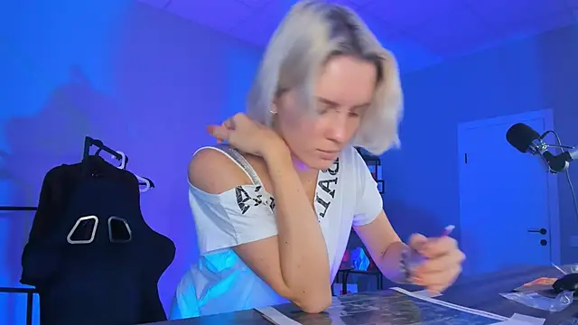 BethanyCloud online show from October 17, 5:54 am