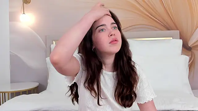 Snapshot of KimberlyBond chatting on September 17, 4:27 pm KimberlyBond online show from September 17, 4:27 pm