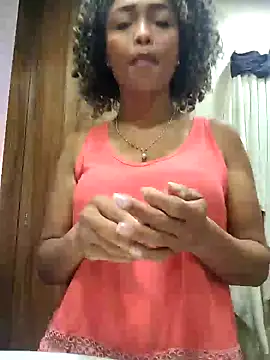Snapshot of BiiancaEstradaa chatting on October 18, 9:38 pm BiiancaEstradaa online show from October 18, 9:38 pm