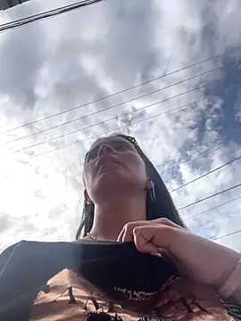 Mia jhoonson online show from December 3, 8:00 pm