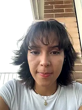 Adry Bach  online show from October 31, 7:51 pm