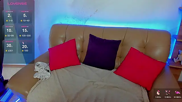 Emma  Ross online show from October 5, 2:49 am