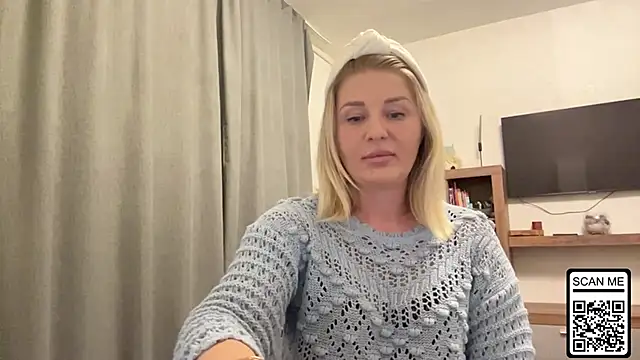 Blondie xoxoxo online show from October 4, 5:28 pm