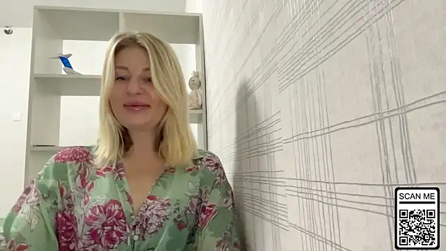 Blondie xoxoxo online show from October 16, 6:05 am