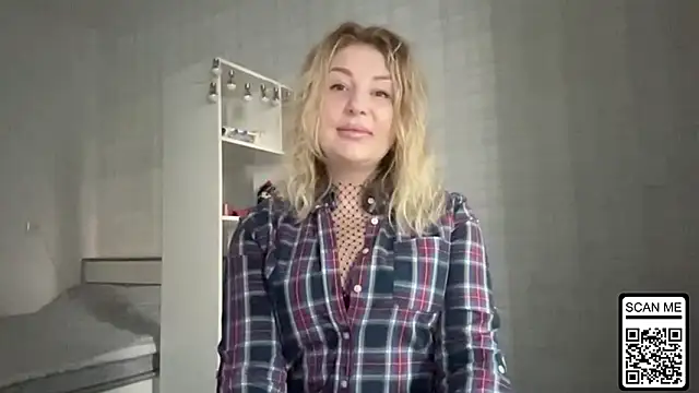 Blondie xoxoxo online show from January 19, 7:04 am