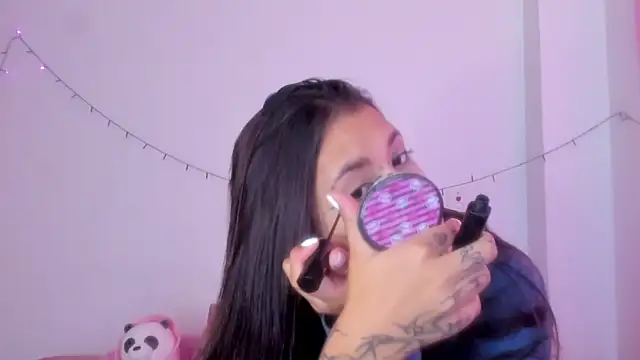 Snapshot of Abby_roussee chatting on October 6, 1:39 pm Abby roussee online show from October 6, 1:39 pm