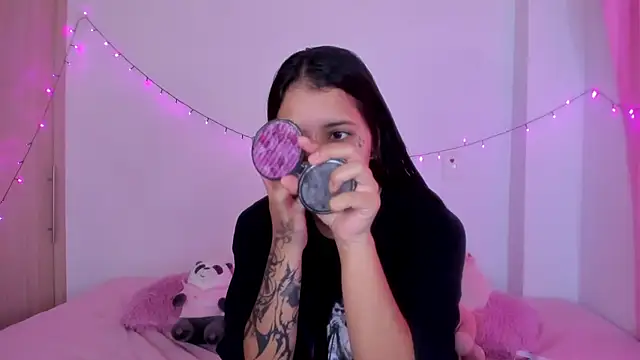 Snapshot of Abby_roussee chatting on October 1, 1:05 pm Abby roussee online show from October 1, 1:05 pm