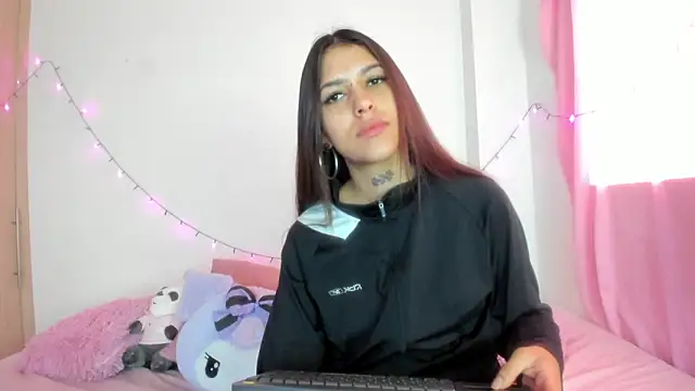 Snapshot of Abby_roussee chatting on September 22, 7:23 pm Abby roussee online show from September 22, 7:23 pm