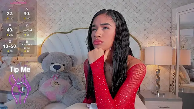 ZaryJonnes online show from December 4, 9:04 pm