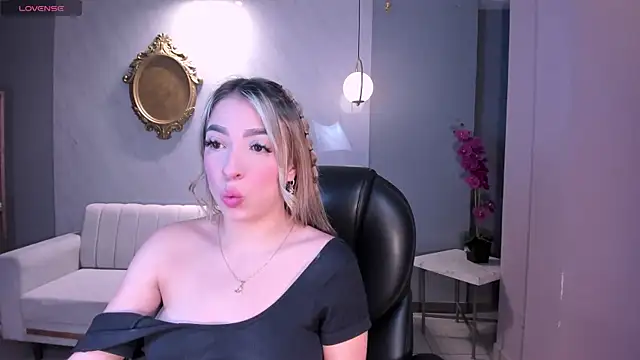 LizzCooper online show from November 19, 4:12 am