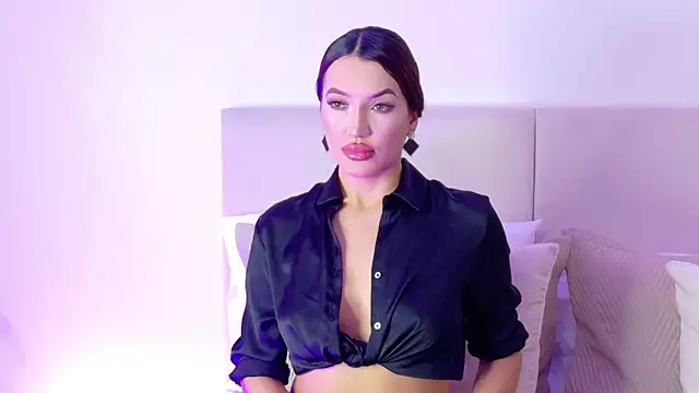 Snapshot of Bella-taylorr chatting on September 9, 9:47 pm Bella-taylorr online show from September 9, 9:47 pm
