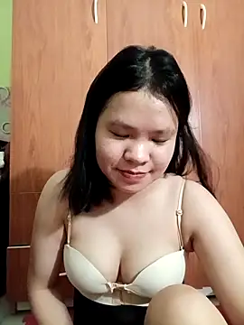 Snapshot of emyeuhss chatting on September 14, 4:38 pm emyeuhss online show from September 14, 4:38 pm