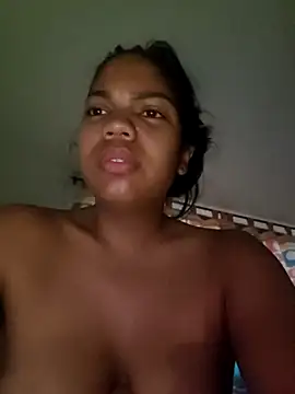 Snapshot of CloeeHills_ chatting on October 8, 11:36 am CloeeHills online show from October 8, 11:36 am