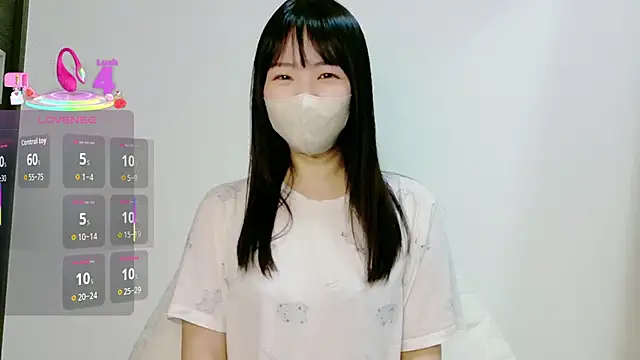 Snapshot of yuuka82619y chatting on October 5, 1:49 pm yuuka82619y online show from October 5, 1:49 pm