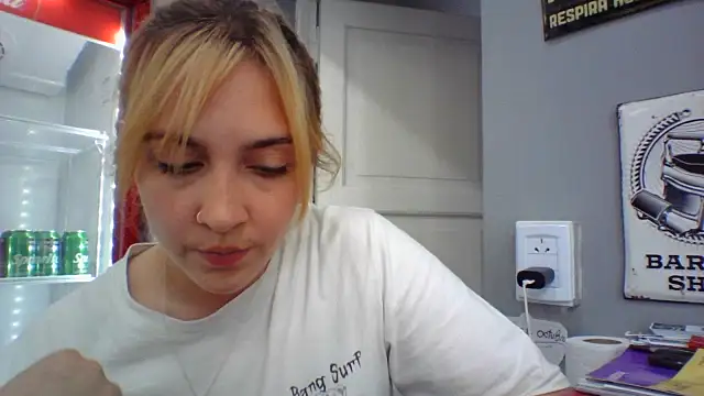 Snapshot of ayebran chatting on October 3, 8:47 pm ayebran online show from October 3, 8:47 pm